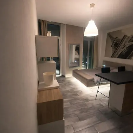 Lumineux Avec Balcon A * 耶尔