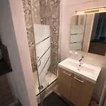 Lumineux Avec Balcon A