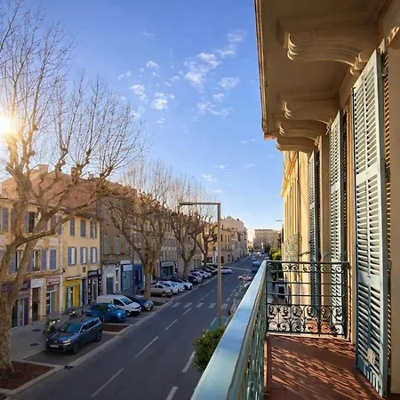 Lumineux Avec Balcon A Apartmán *