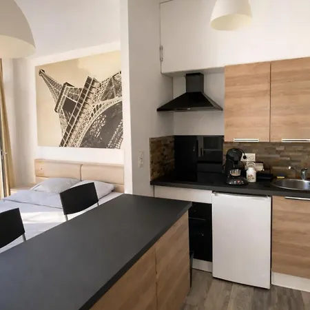 Appartement Lumineux Avec Balcon A *